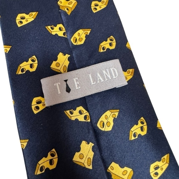 Tie Land Mouse Swiss cheese necktie men’s tie 100% silk - Picture 3 of 5